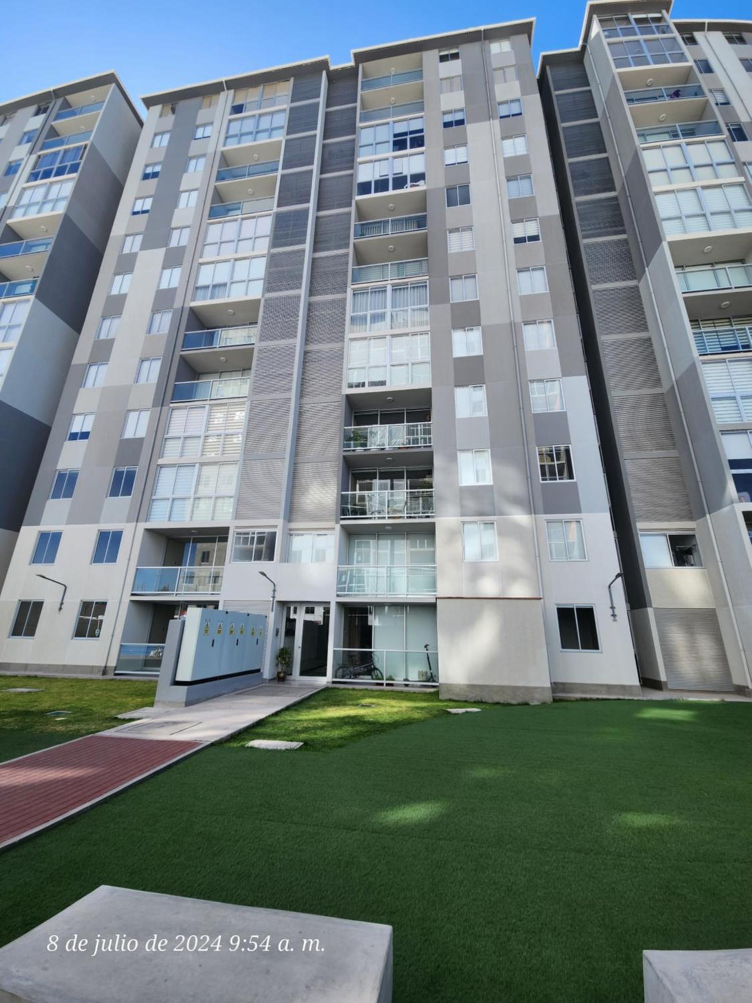 Amplia, Amoblada En Departamento Moderno Cerca A Aeropuerto Apartment *
